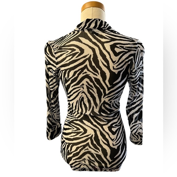 Paris Paris Zebra Mesh Collared Top - Picture 3 of 4